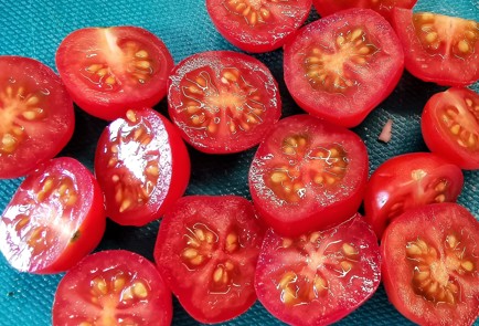 Фото шага рецепта Салат с черкесским сыром и свежей горчицей 151219 шаг 6