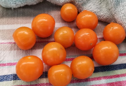 Фото шага рецепта Салат с черной икрой 174453 шаг 2  