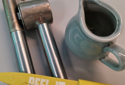 Фото шага рецепта Салат с черной икрой 174453 шаг 4  