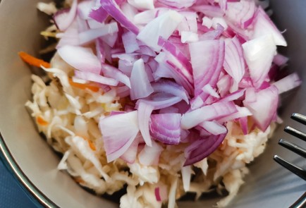 Фото шага рецепта Салат с чесноком 189886 шаг 5  