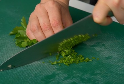 Фото шага рецепта Салат с фасолью 151487 шаг 7  