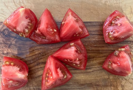 Фото шага рецепта Салат с грудинкой и базиликом 189741 шаг 12  