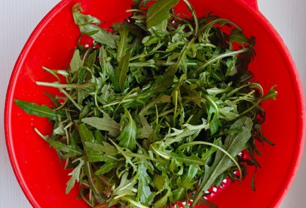 Фото шага рецепта Салат с грушей и руколой 188121 шаг 1