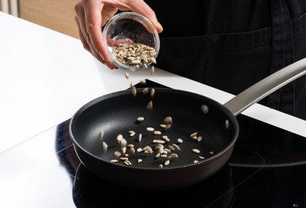 Фото шага рецепта Салат с грядки 152514 шаг 7  