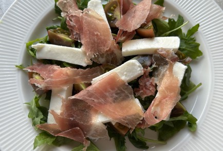 Фото шага рецепта Салат с хамоном и руколой 174536 шаг 9  
