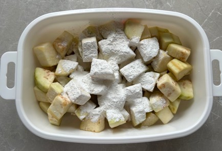 Фото шага рецепта Салат с хрустящими баклажанами 187058 шаг 5  