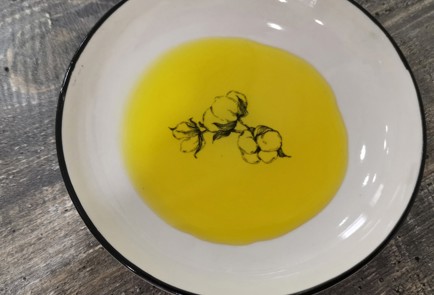 Фото шага рецепта Салат с хурмой и сыром 175208 шаг 6  