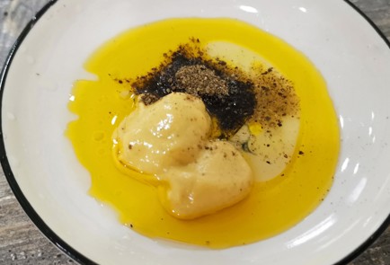 Фото шага рецепта Салат с хурмой и сыром 175208 шаг 9  