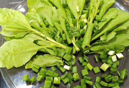 Фото шага рецепта Салат с индейкой и сулугуни 173588 шаг 2  