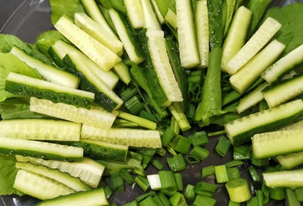 Фото шага рецепта Салат с индейкой и сулугуни 173588 шаг 3  