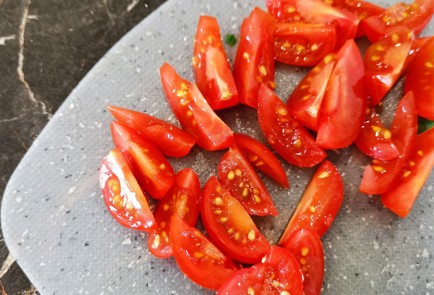 Фото шага рецепта Салат с индейкой и сулугуни 173588 шаг 4  