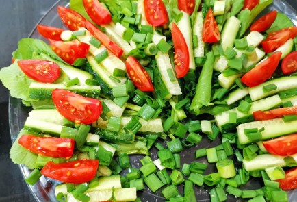 Фото шага рецепта Салат с индейкой и сулугуни 173588 шаг 5  