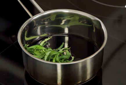 Фото шага рецепта Салат с кальмарами и перепелиными яйцами 81346 шаг 1  