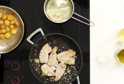 Фото шага рецепта Салат с кальмарами и перепелиными яйцами 81346 шаг 5  