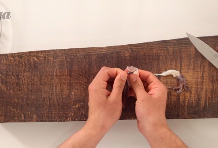 Фото шага рецепта Салат с кальмарами овощами и копченым сыром 31628 шаг 1  