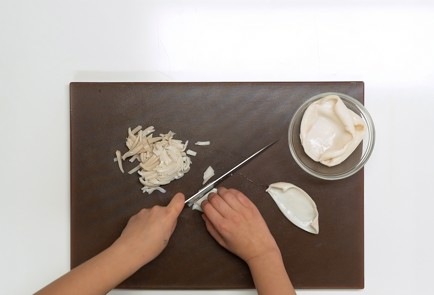 Фото шага рецепта Салат с кальмарами 140134 шаг 4  