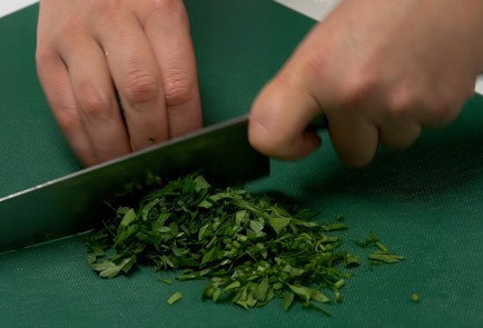 Фото шага рецепта Салат с кальмарами 140134 шаг 6  