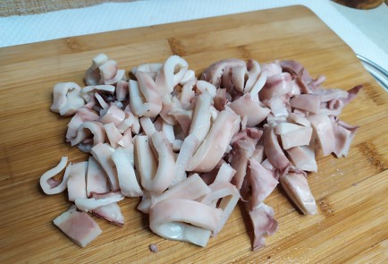 Фото шага рецепта Салат с кальмарами 190519 шаг 7  