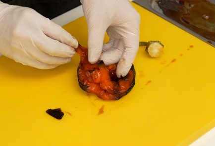 Фото шага рецепта Салат с картошкой и килькой 137465 шаг 2  