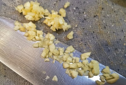 Фото шага рецепта Салат с кедровыми орехами 173583 шаг 6  