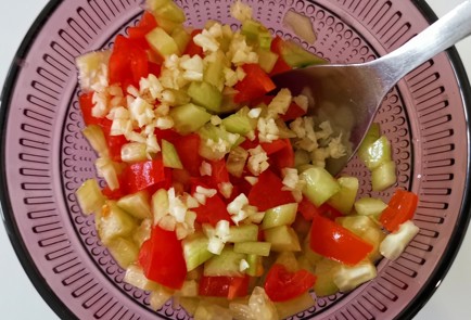 Фото шага рецепта Салат с кедровыми орехами 173583 шаг 7  