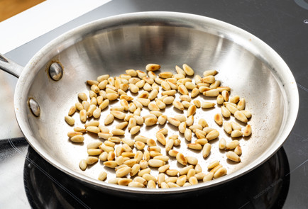 Фото шага рецепта Салат с клубникой 189153 шаг 2  