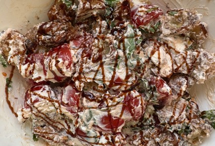 Фото шага рецепта Салат с коктейльными томатами запеченными баклажанами и фетой 188927 шаг 5  