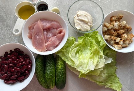 Фото шага рецепта Салат с консервированной фасолью и индейкой 174111 шаг 1  