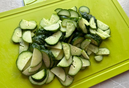 Фото шага рецепта Салат с консервированной фасолью и индейкой 174111 шаг 6  