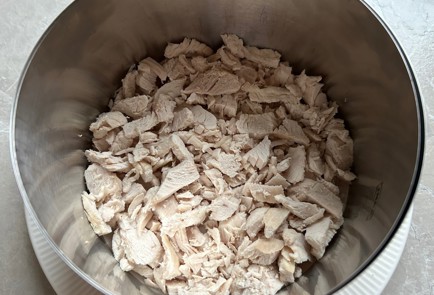 Фото шага рецепта Салат с консервированными шампиньонами 175159 шаг 10  