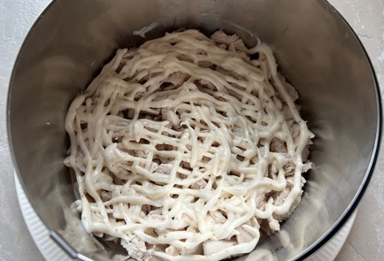 Фото шага рецепта Салат с консервированными шампиньонами 175159 шаг 11  