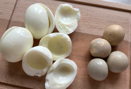 Фото шага рецепта Салат с консервированными шампиньонами 175159 шаг 8  