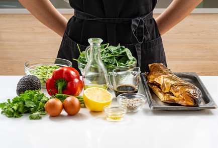 Фото шага рецепта Салат с копченой форелью 189270 шаг 1  