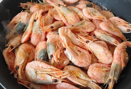 Фото шага рецепта Салат с креветками и авокадо 175932 шаг 2  