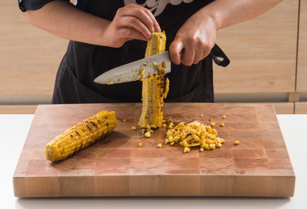 Фото шага рецепта Салат с креветками на гриле 152409 шаг 11  