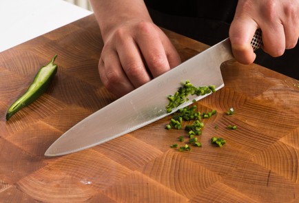 Фото шага рецепта Салат с креветками на гриле 152409 шаг 6  