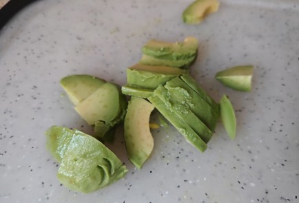 Фото шага рецепта Салат с креветками 188660 шаг 12