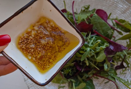 Фото шага рецепта Салат с креветками 188660 шаг 9