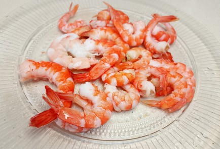 Фото шага рецепта Салат с креветками 191206 шаг 1