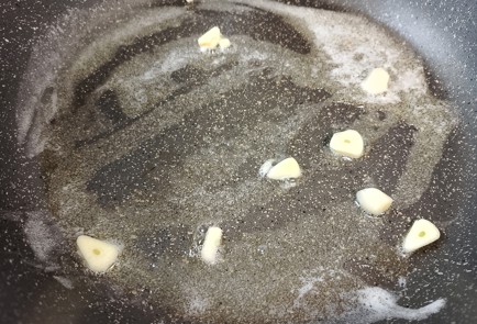 Фото шага рецепта Салат с креветками 191206 шаг 2