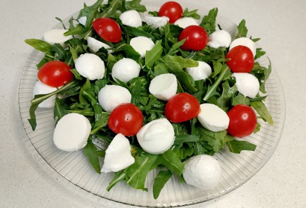 Фото шага рецепта Салат с креветками 191206 шаг 8