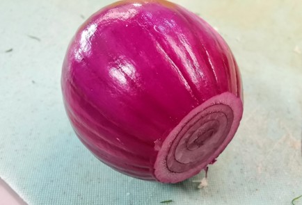 Фото шага рецепта Салат с курицей и перепелиными яйцами в соусе 151275 шаг 24  