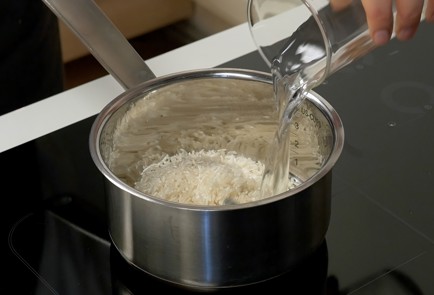 Фото шага рецепта Салат с курицей и ананасом 140038 шаг 1  