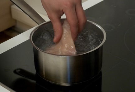 Фото шага рецепта Салат с курицей и грибами 140244 шаг 1  