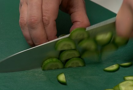 Фото шага рецепта Салат с курицей и грибами 140244 шаг 6  