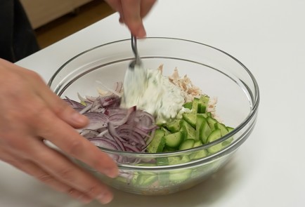 Фото шага рецепта Салат с курицей и грибами 140244 шаг 9  