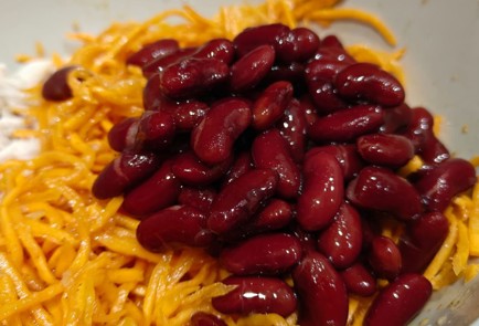 Фото шага рецепта Салат с курицей и корейской морковью 190412 шаг 6  