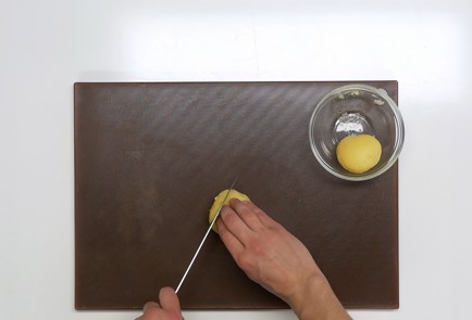 Фото шага рецепта Салат с курицей и сыром 140243 шаг 2  