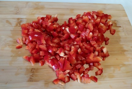 Фото шага рецепта Салат с курицей кукурузой и болгарским перцем 188331 шаг 2  