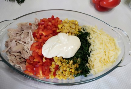 Фото шага рецепта Салат с курицей кукурузой и болгарским перцем 188331 шаг 7  